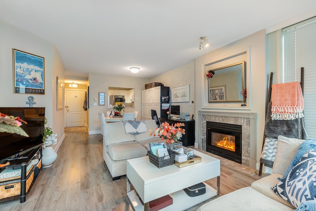 903-140 E 14th Street, North Vancouver, BC, V7L 2N3 - 12