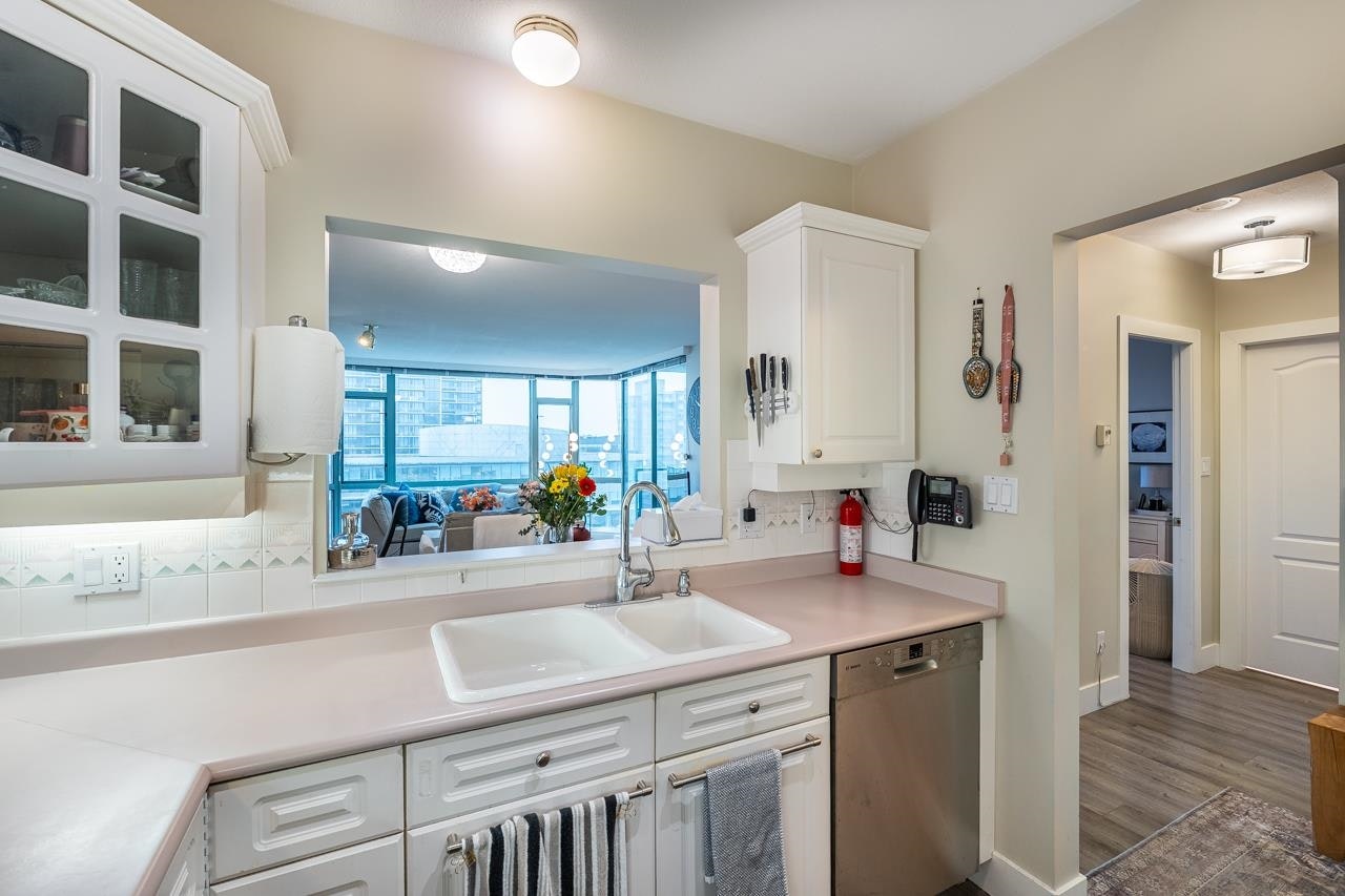 903-140 E 14th Street, North Vancouver, BC, V7L 2N3 - 21