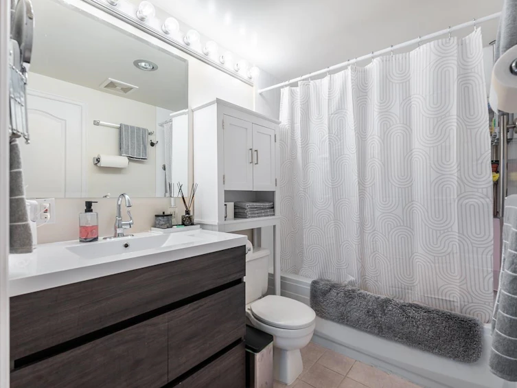 903-140 E 14th Street, North Vancouver, BC, V7L 2N3 - 25