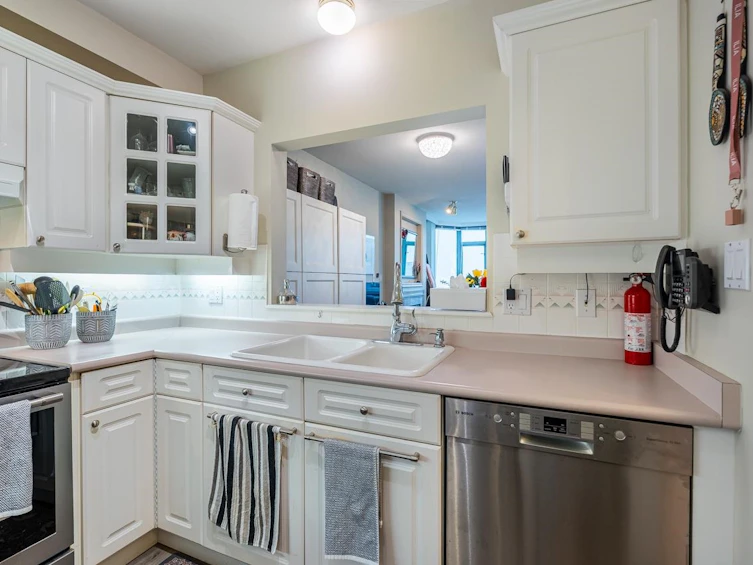903-140 E 14th Street, North Vancouver, BC, V7L 2N3 - 8