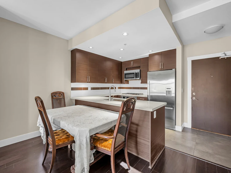 301-4710 Hastings Street, Burnaby, BC, V5C 2K7 - 5