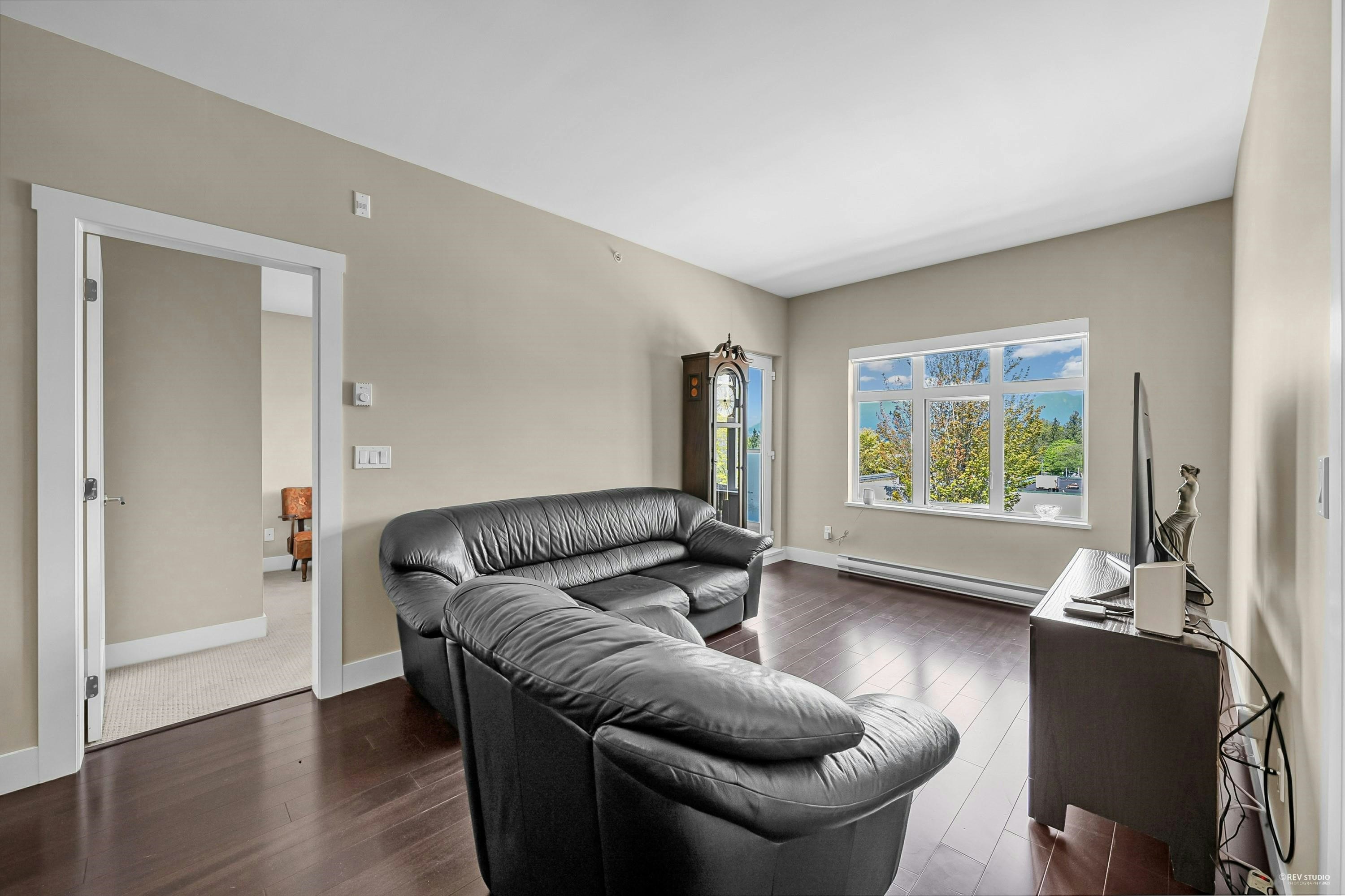 301-4710 Hastings Street, Burnaby, BC, V5C 2K7 - 8