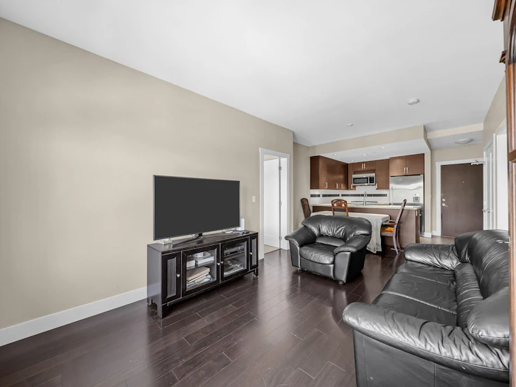 301-4710 Hastings Street, Burnaby, BC, V5C 2K7 - 9