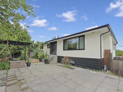 4580 Boundary Road - 2