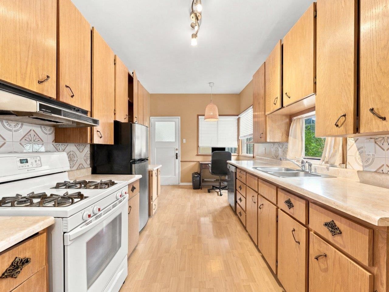 3606 Carolina Street, Vancouver, BC, V5V 4B4 - 7