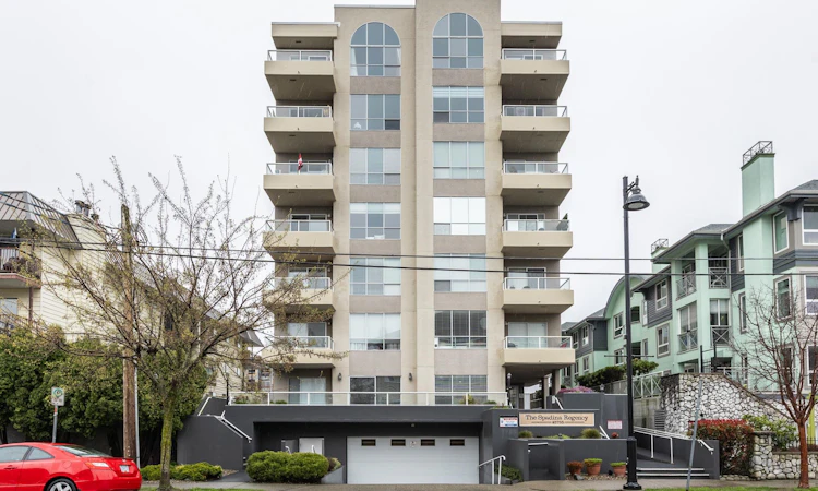 501-45765 Spadina Avenue