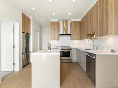614-7599 15th Street - 4