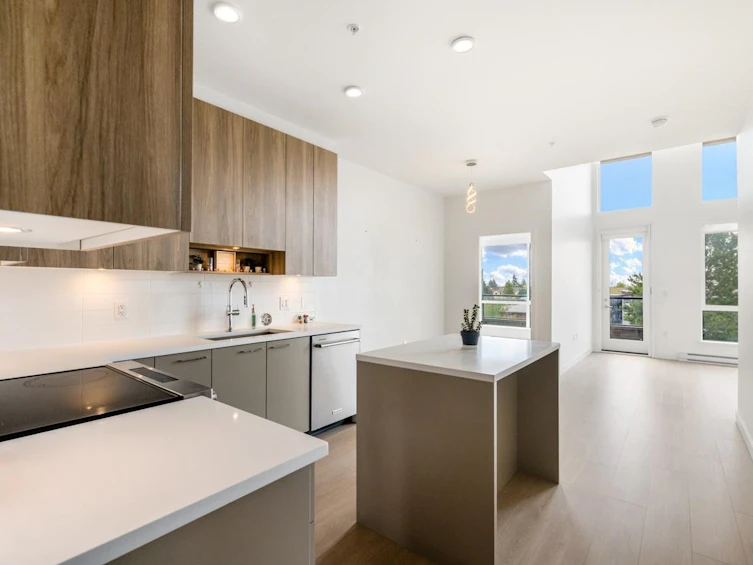 614-7599 15th Street, Burnaby, BC, V3N 0H9