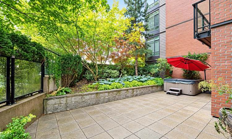 105-733 W 3rd Street