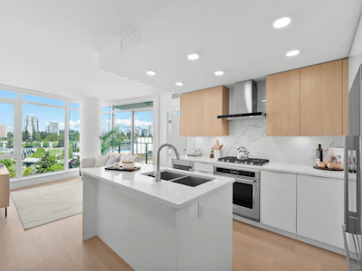 602-7683 Park Crescent - 4