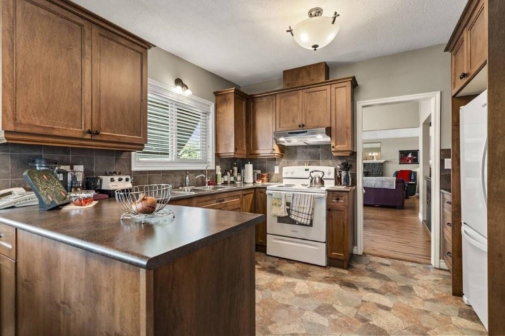 9758 Linwood Street, Chilliwack, BC, V2P 5L5 - 7