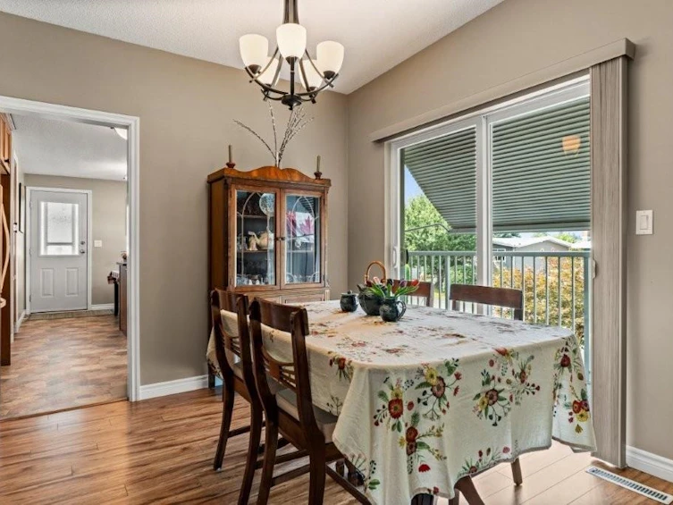 9758 Linwood Street, Chilliwack, BC, V2P 5L5 - 15