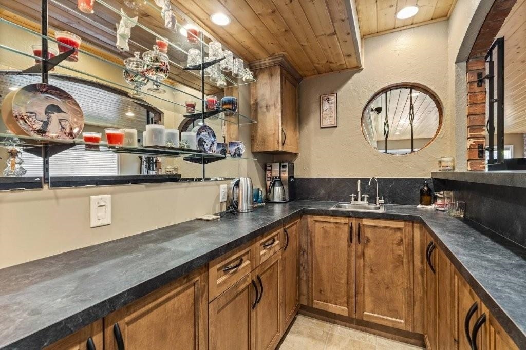 9758 Linwood Street, Chilliwack, BC, V2P 5L5 - 28