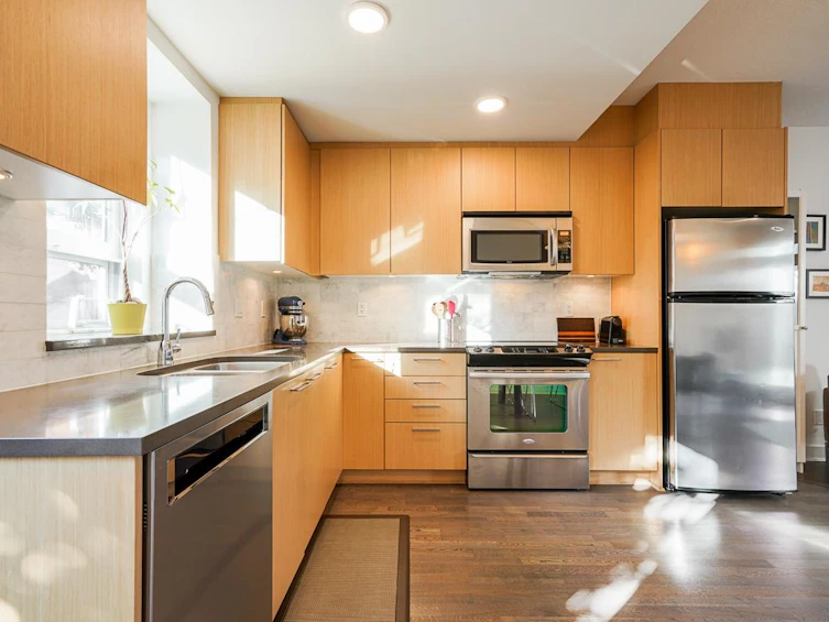 2330 Windsor Street, Vancouver, BC, V5T 3Z5 - 9