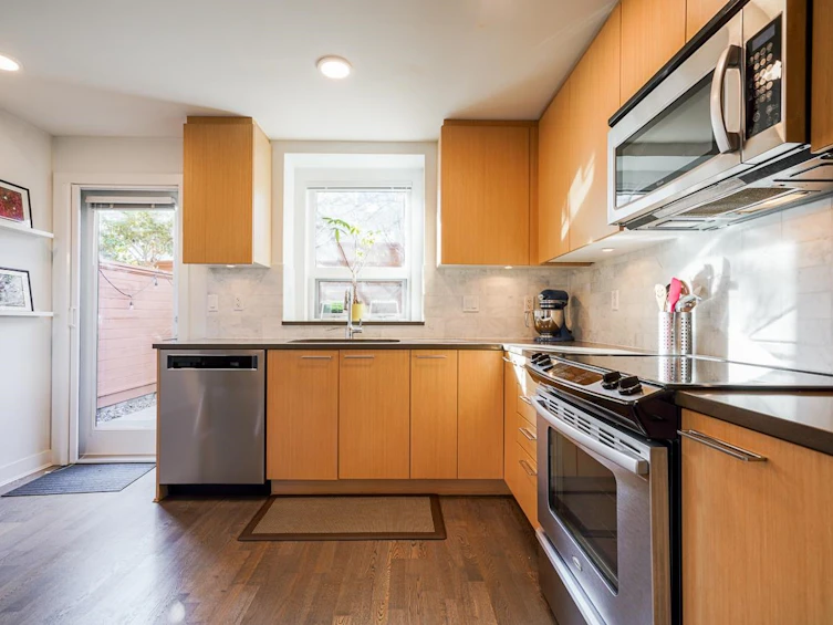 2330 Windsor Street, Vancouver, BC, V5T 3Z5 - 11