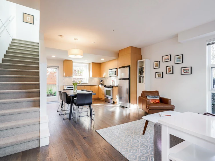 2330 Windsor Street, Vancouver, BC, V5T 3Z5 - 4
