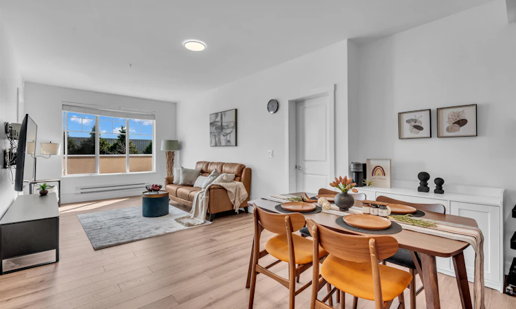 B209-20487 65 Avenue