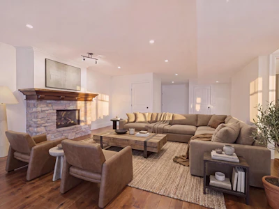 13536 14 Avenue - 5