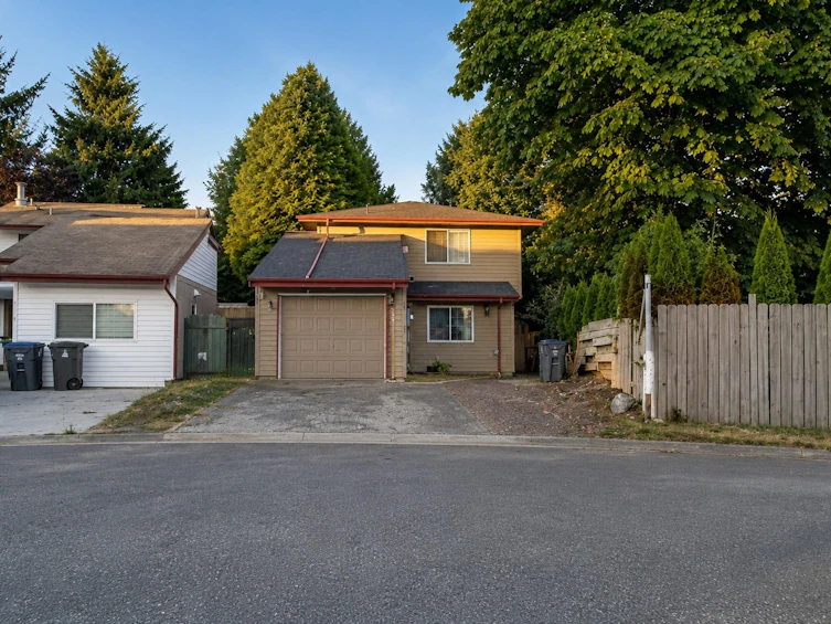 7366 128a Street, Surrey, BC, V3W 7G9