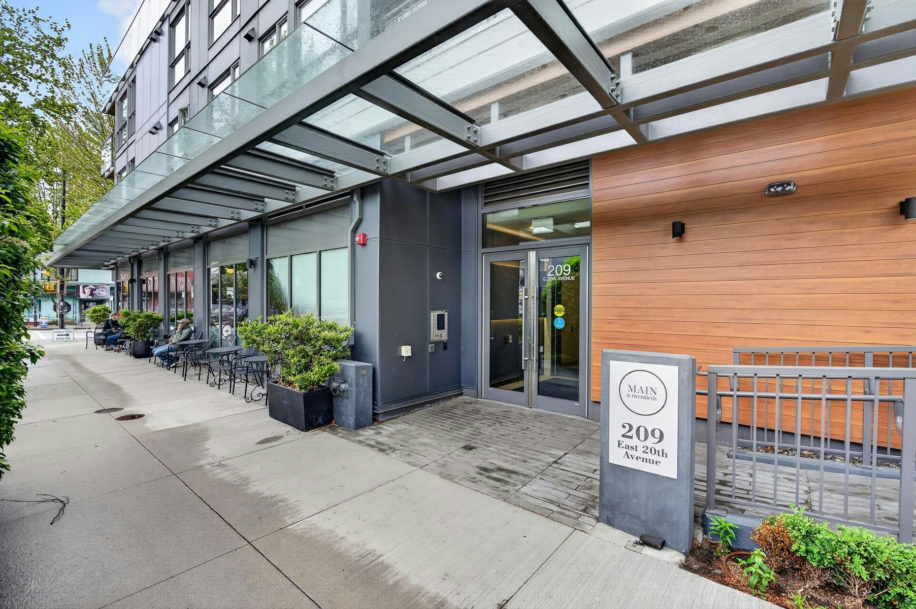308-209 E 20 Avenue - 3