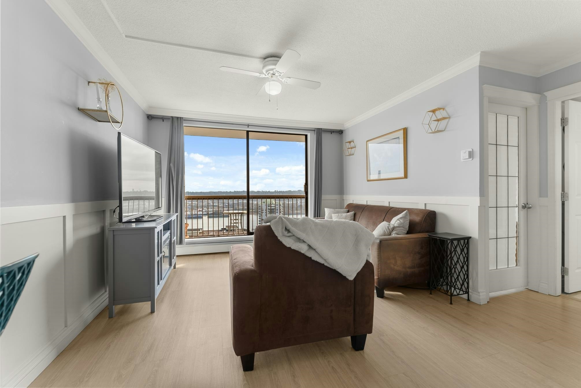 908-320 Royal Avenue - 5