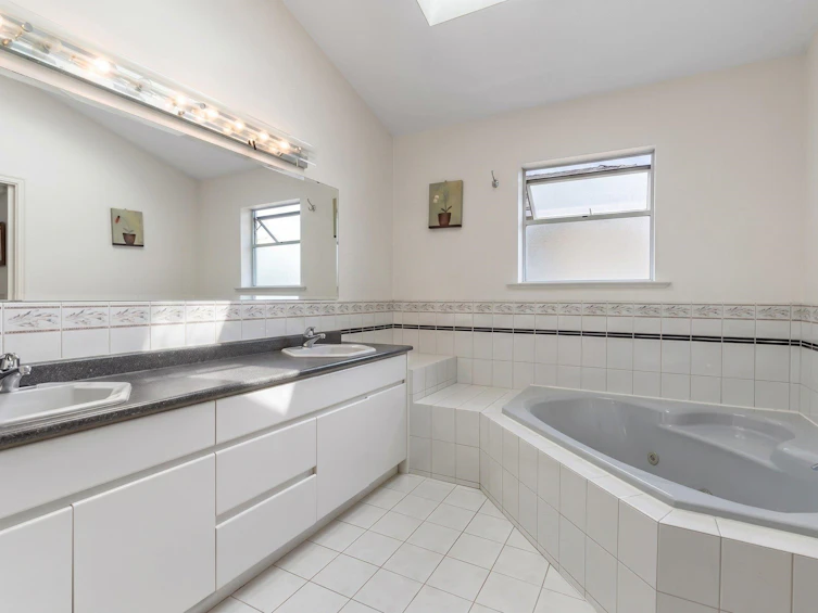 1620 Fell Avenue, Burnaby, BC, V5B 3Z5 - 18
