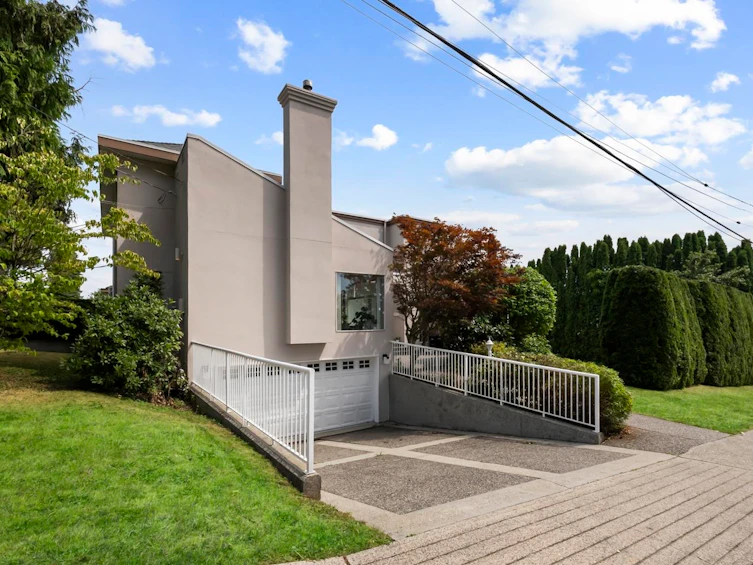 1620 Fell Avenue, Burnaby, BC, V5B 3Z5