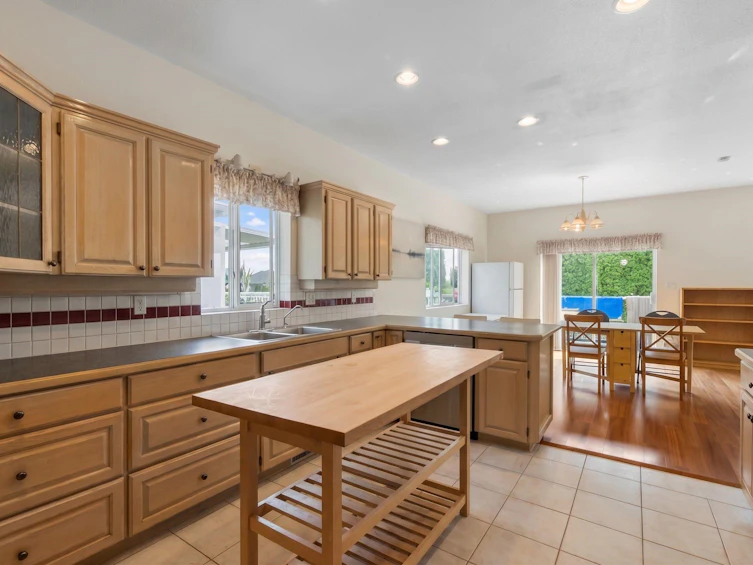 1620 Fell Avenue, Burnaby, BC, V5B 3Z5 - 8