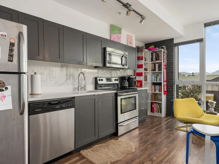 208-2511 Quebec Street, Vancouver, BC, V5T 0B6 - 7