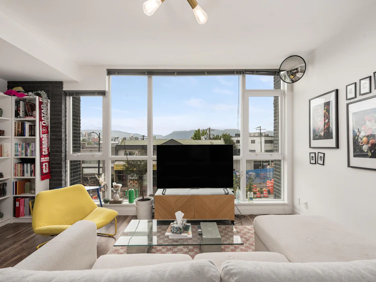 208-2511 Quebec Street, Vancouver, BC, V5T 0B6 - 2
