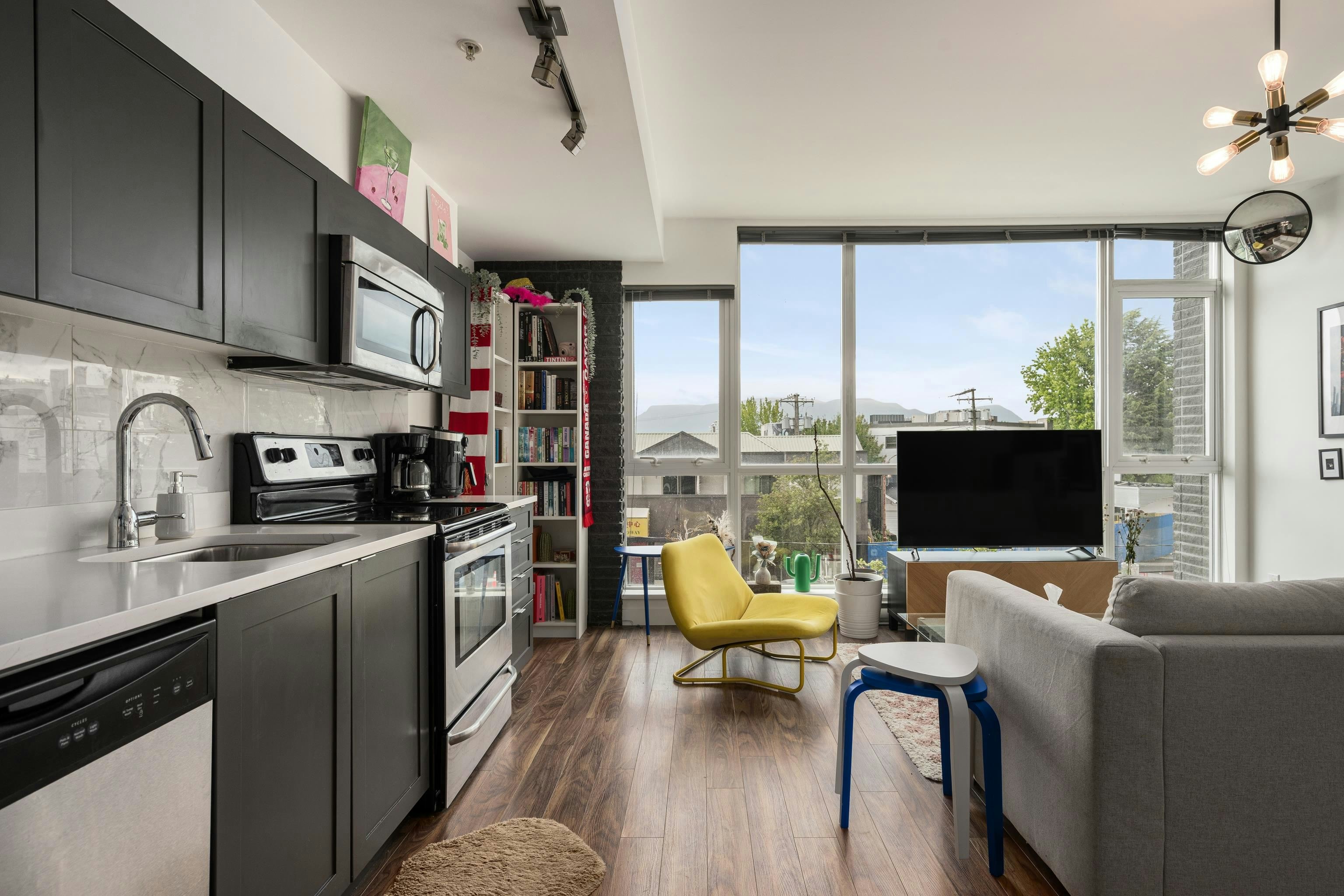 208-2511 Quebec Street, Vancouver, BC, V5T 0B6 - 9