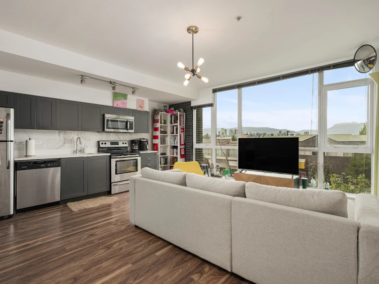 208-2511 Quebec Street, Vancouver, BC, V5T 0B6 - 6