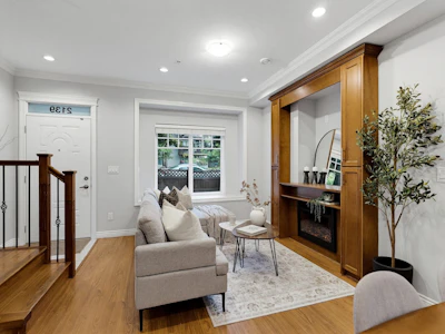 2139 Triumph Street - 4