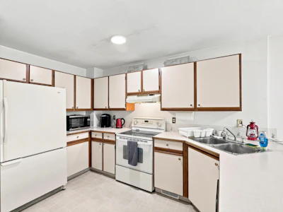 20-15550 89 Avenue - 5