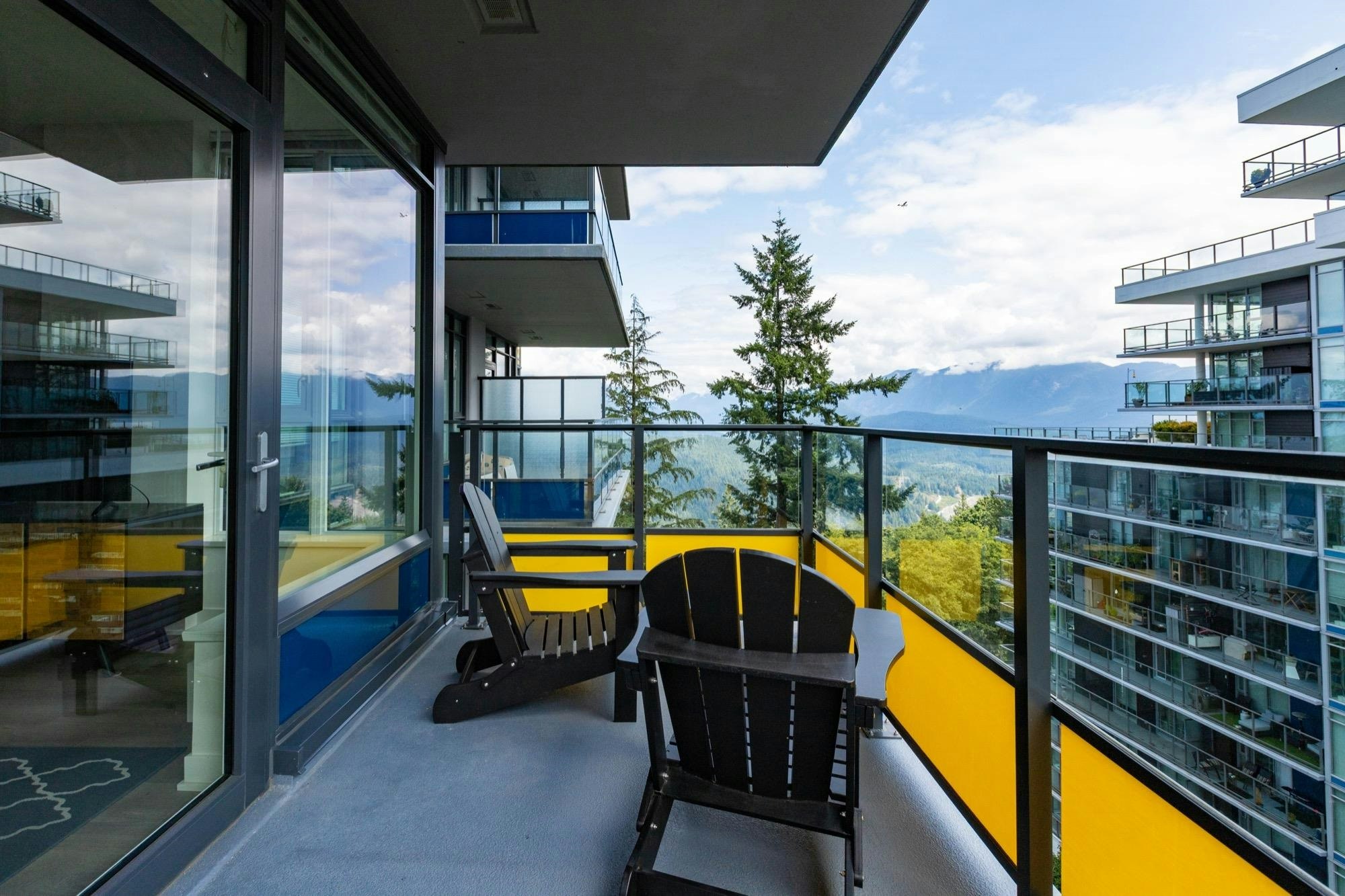 909-8850 University Crescent, Burnaby, BC, V5A 0C8