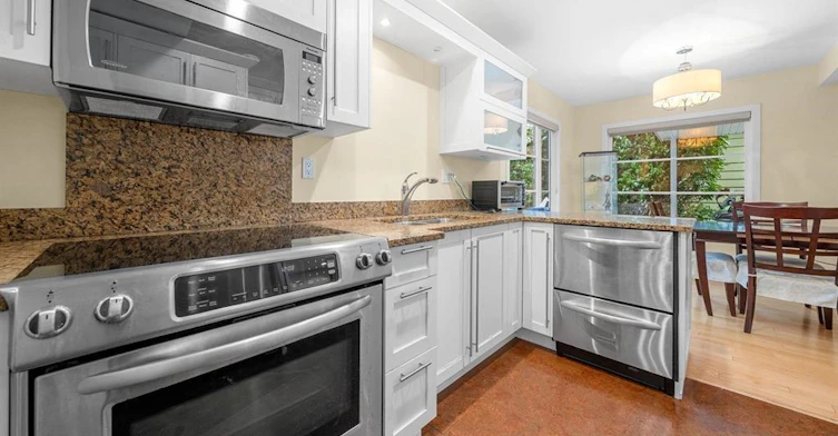 3990 Delbrook Avenue, North Vancouver, BC, V7N 3Z8 - 7