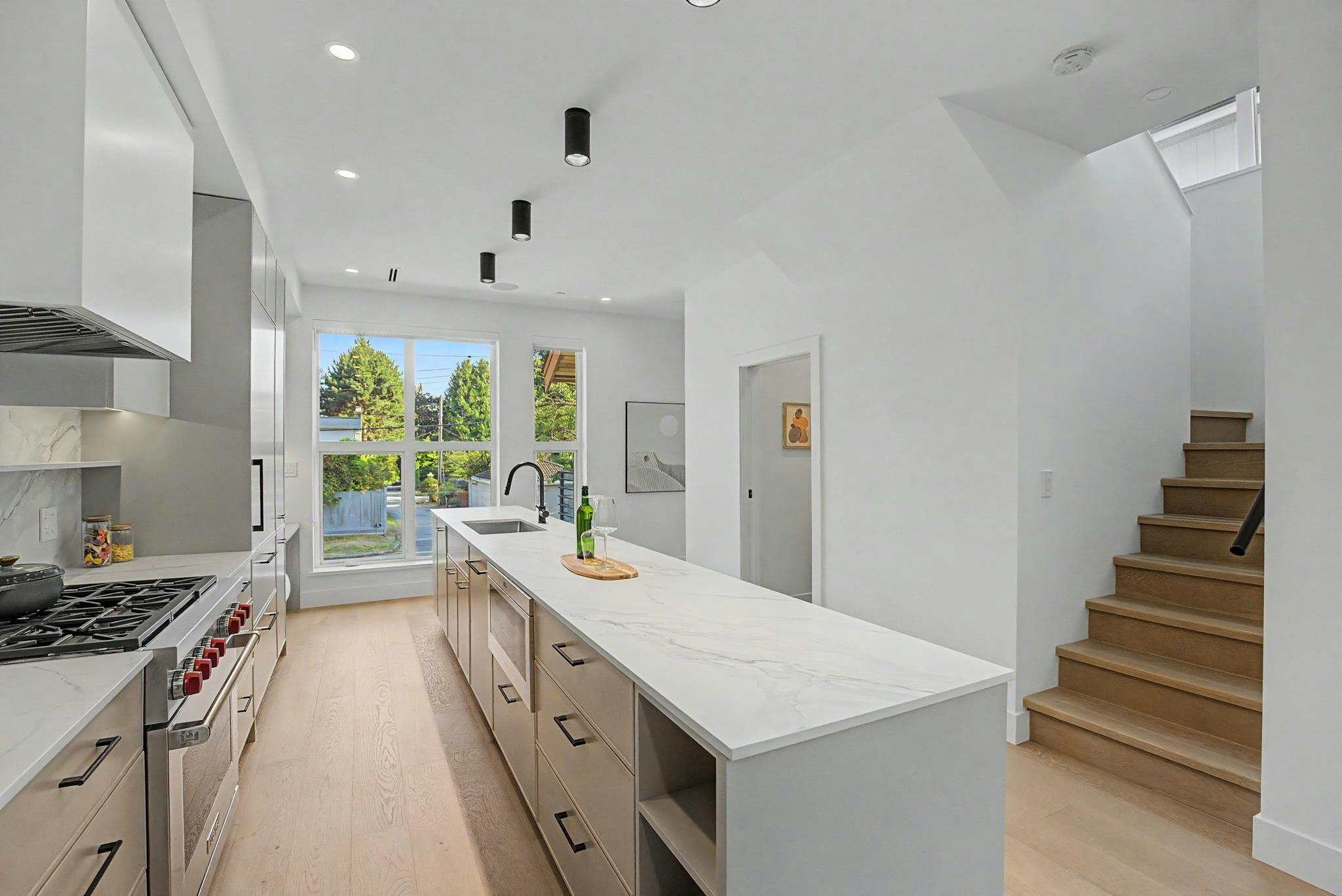 1483 W 52nd Avenue, Vancouver, BC, V6P 1H9 - 11