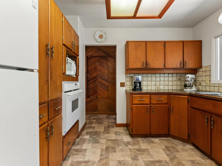 19899 Silverhope Road, Hope, BC, V0X 1L2 - 5