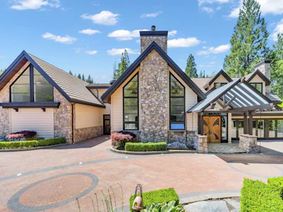 3007 Sunnyside Road - 3