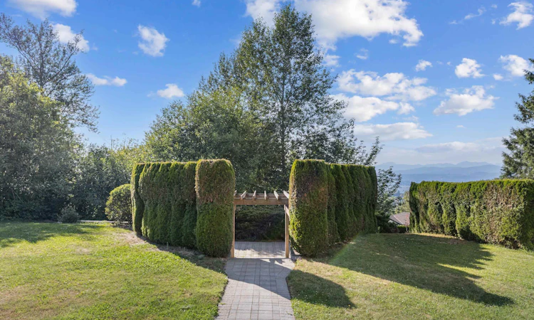 3526 Bassano Terrace