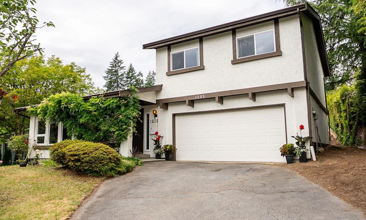 1205 Cypress Place
