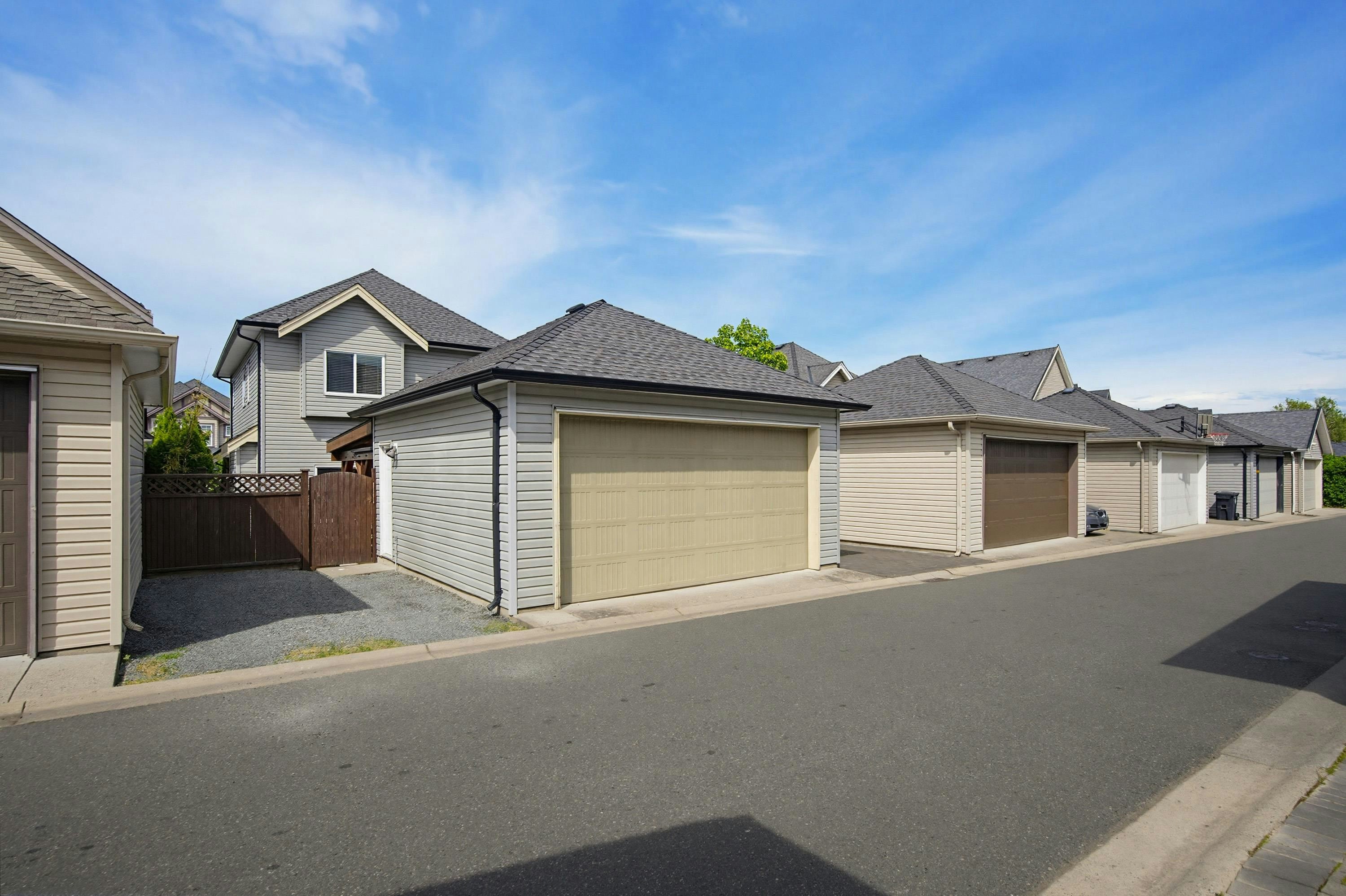 21030 80a Avenue, Langley, BC, V2Y 0J4 - 40