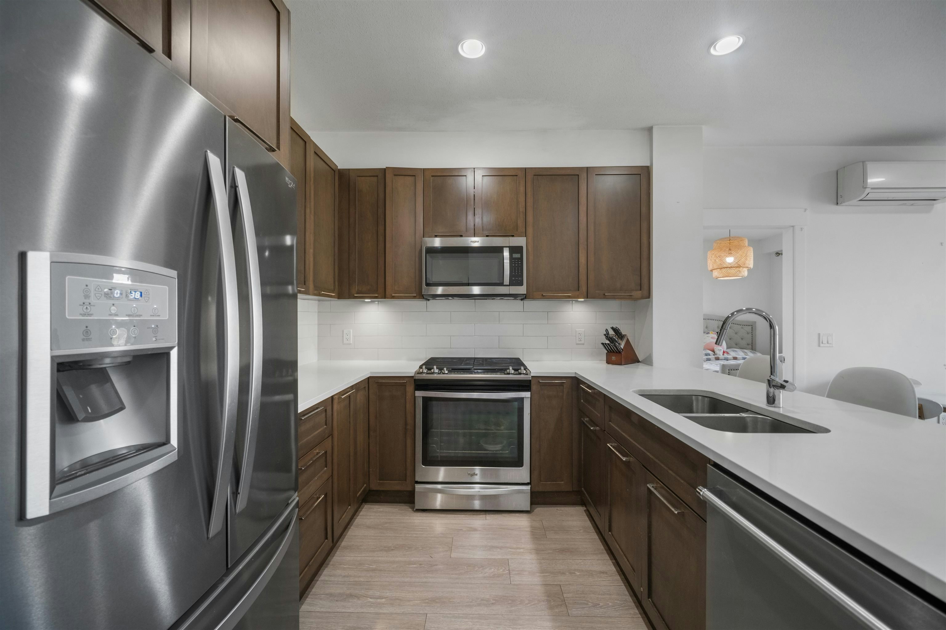 303-22087 49 Avenue - 4