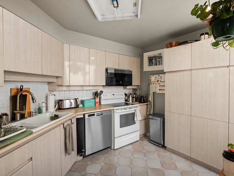 2005-1000 Beach Avenue, Vancouver, BC, V6E 4M2 - 23