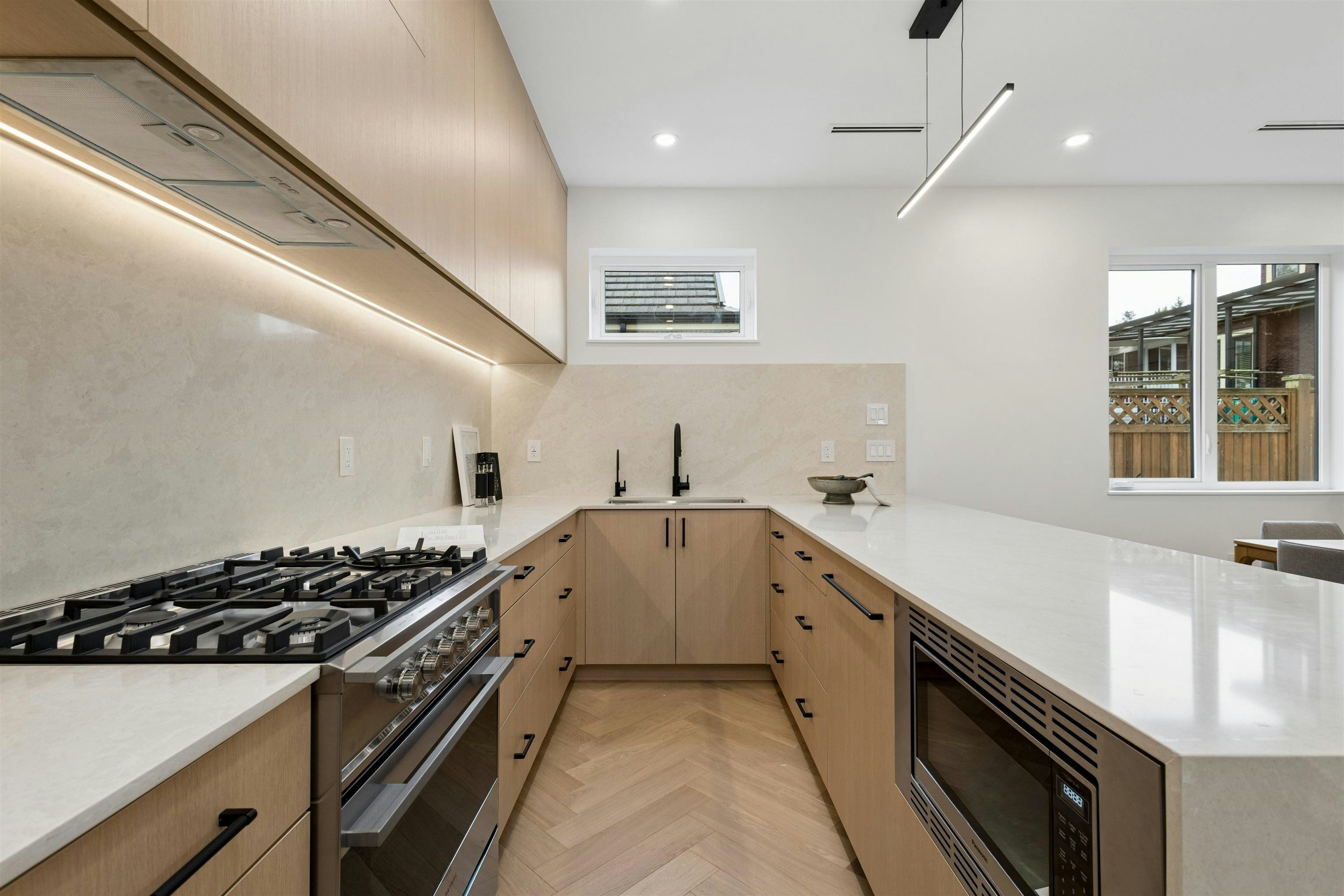 2-3639 E 46th Avenue - 4