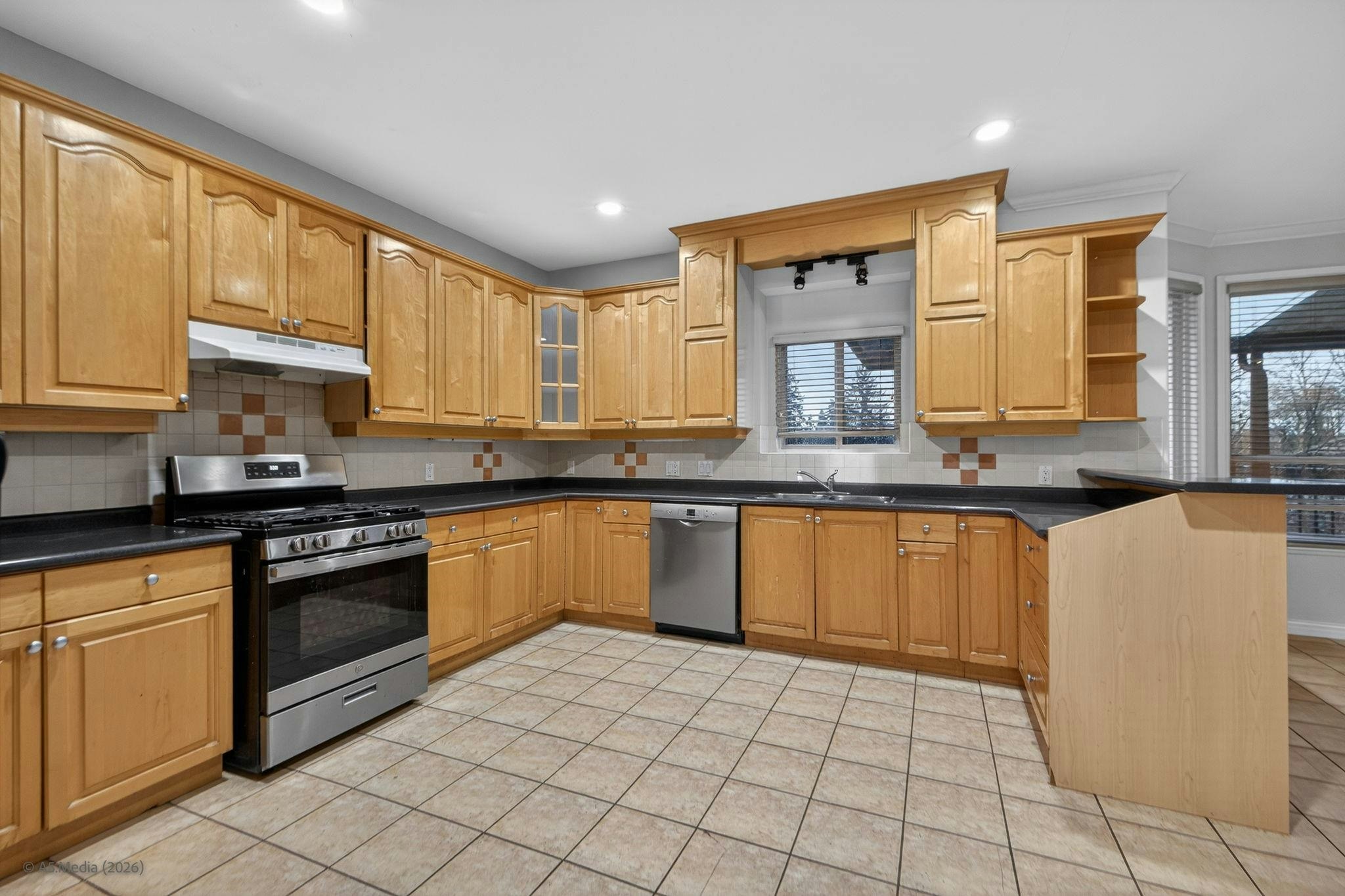 7718 145 Street, Surrey, BC, V3S 9C4 - 8