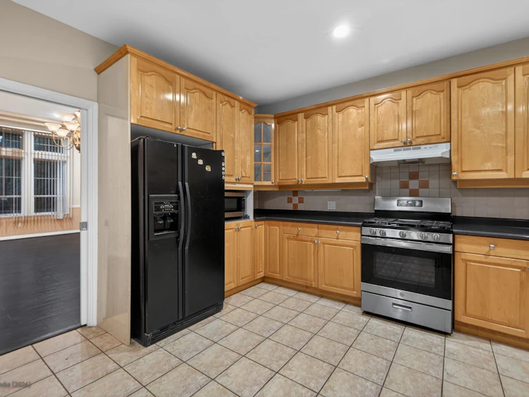 7718 145 Street, Surrey, BC, V3S 9C4 - 9