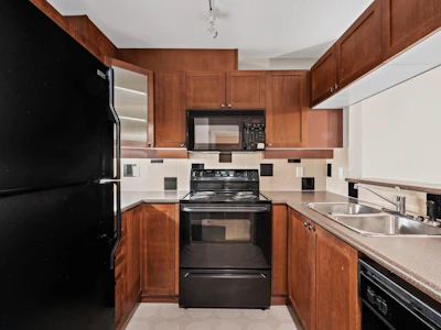 205-5600 Andrews Road - 2