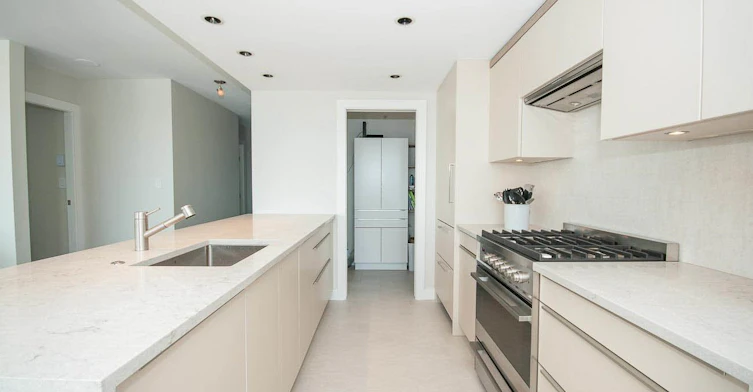 1703-1067 Marinaside, Vancouver, BC, V6Z 3A4 - 9