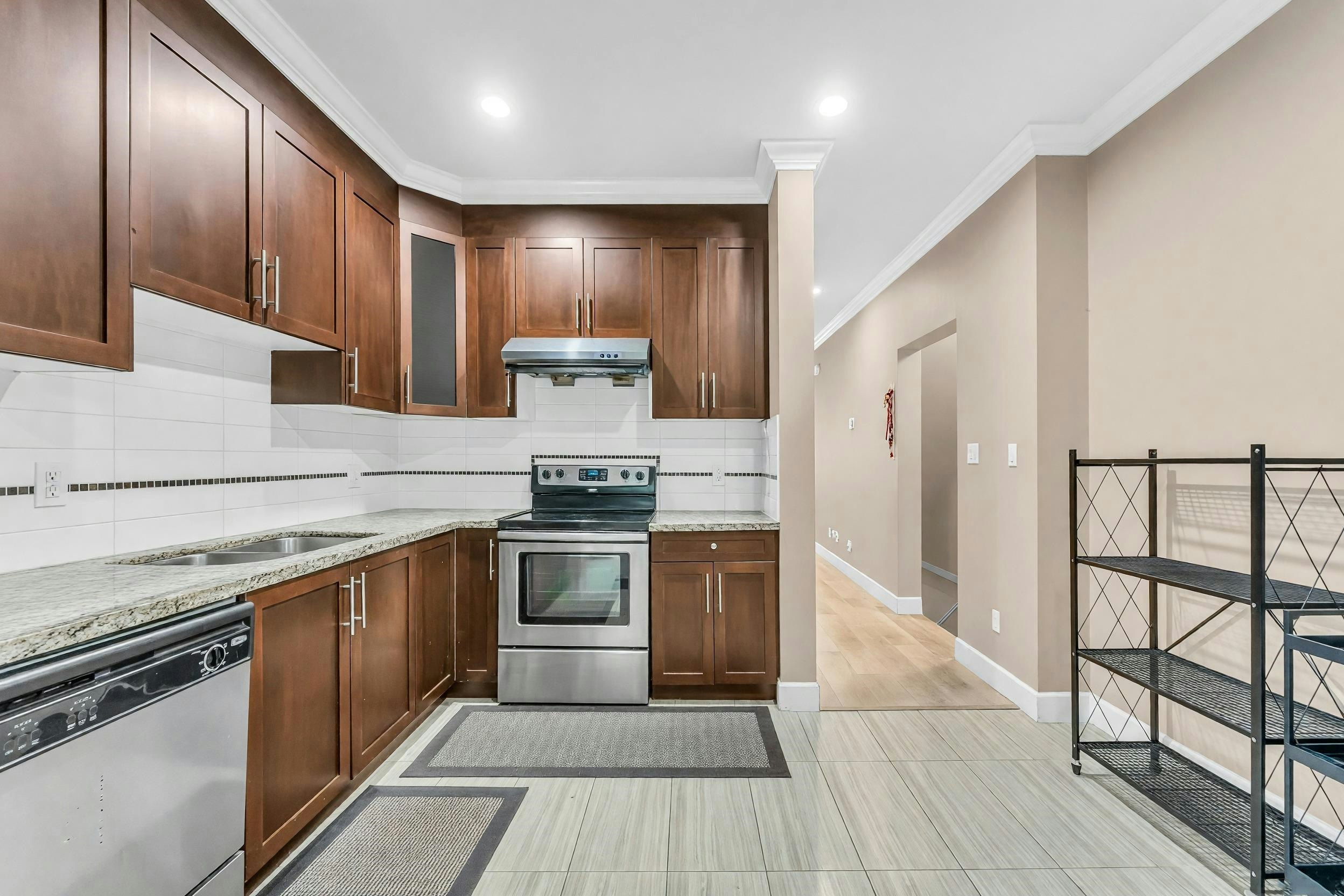23-12036 66 Avenue, Surrey, BC, V3W 3M2 - 12